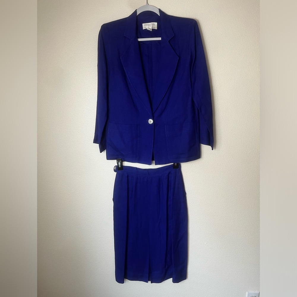 Vinatge Christian Dior Petite Bright Blue Rayon Suit
Set Size 6/8 - Picture 2 of 8